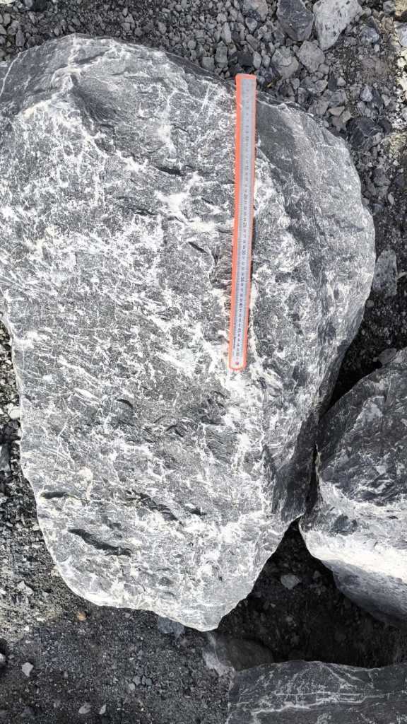 Купить серые валуны