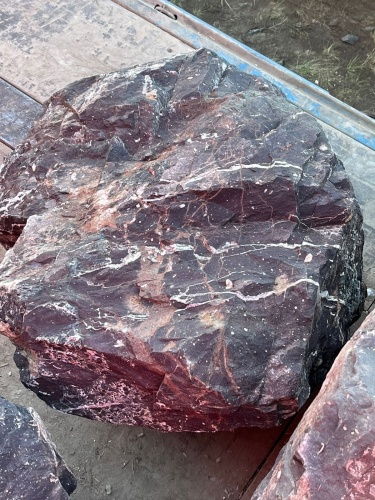 Камни для ландшафтного дизайна красно-фиолетовые 10-60 килограмм купить в Пензенской области