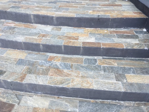 Плитка из Златолита Уральского для лестницы купить в Пензенской области