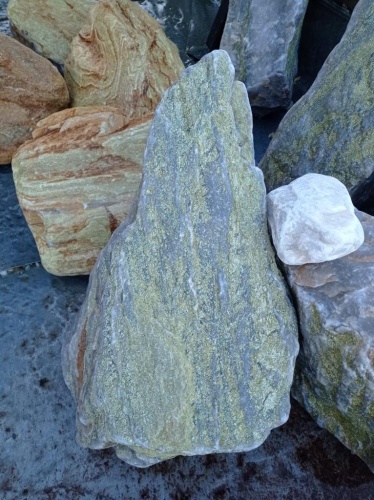 Златолит жёлтый, жёлто-зелёный глыбки и валуны для ланшафтного дизайна купить в Пензенской области