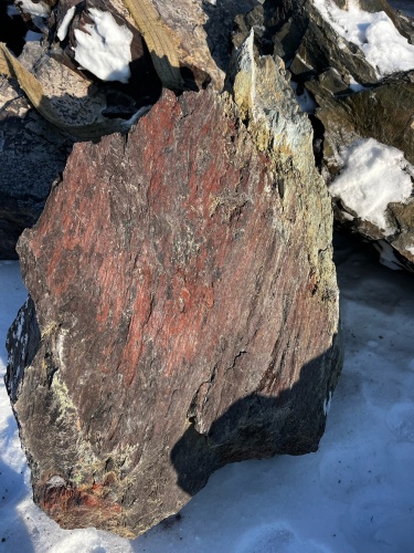 Ландшафтные глыбы красно-фиолетовые 200-1000 килограмм купить в Пензенской области