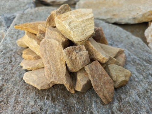 Златолит жёлтый декоративная каменная крошка купить в Пензенской области