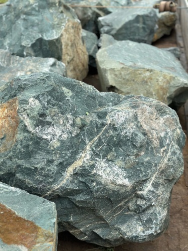 Камни для ландшафтного дизайна зелёные 10-60 килограмм купить в Пензенской области