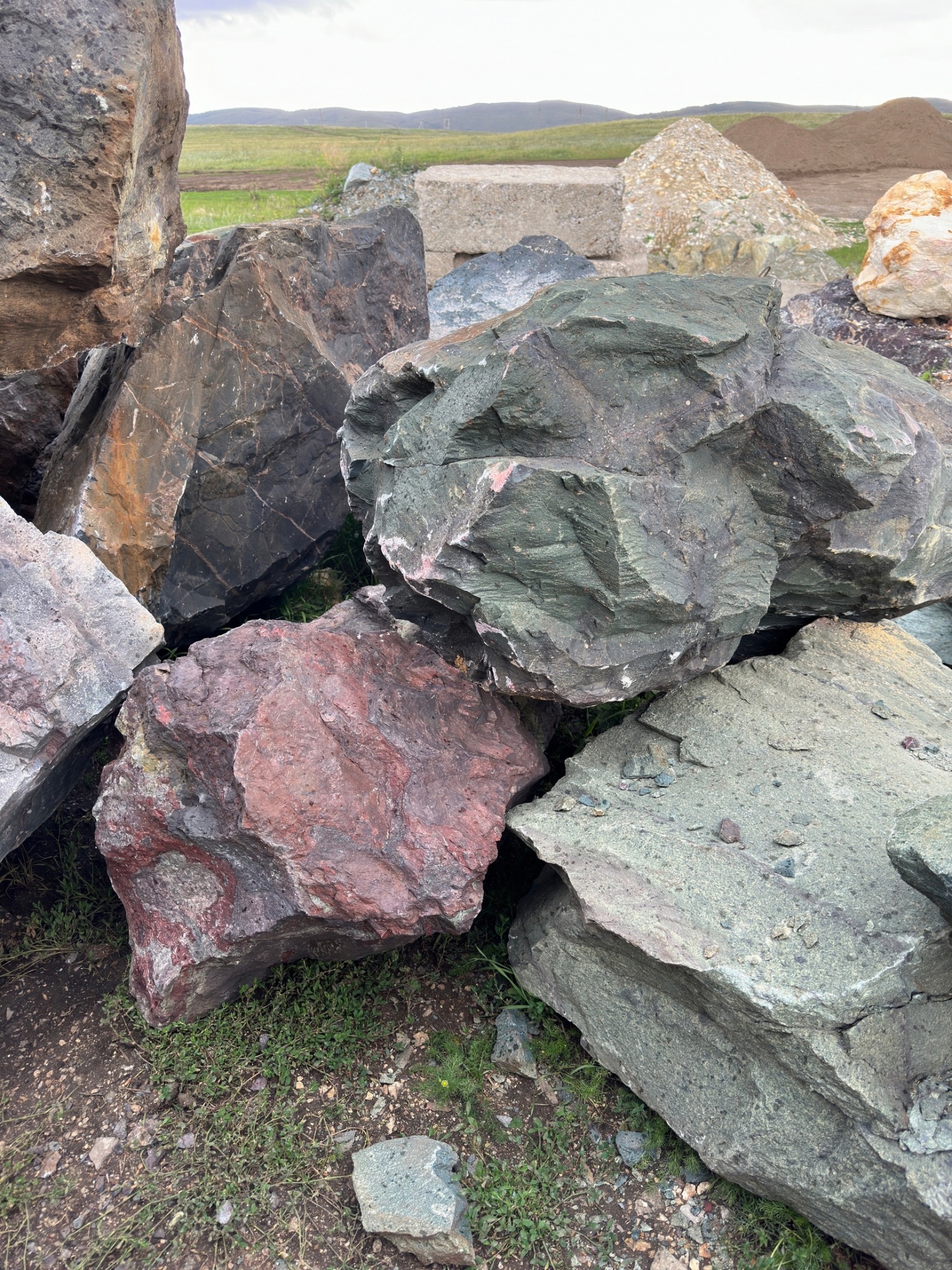 Камни для ландшафтного дизайна зелёные 10-60 килограмм купить в Пензенской области