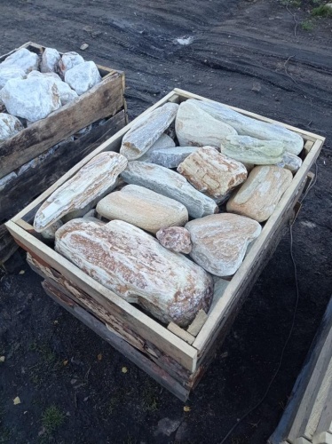 Златолит жёлтый, жёлто-зелёный глыбки и валуны для ланшафтного дизайна купить в Пензенской области