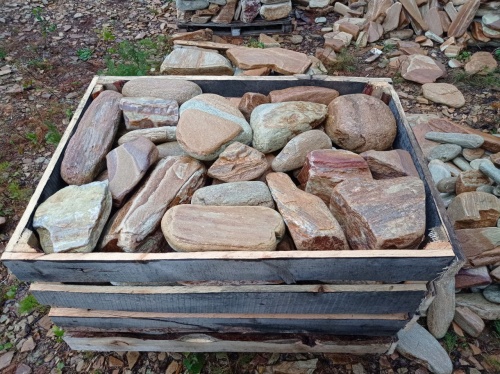 Златолит жёлтый, жёлто-зелёный глыбки и валуны для ланшафтного дизайна купить в Пензенской области