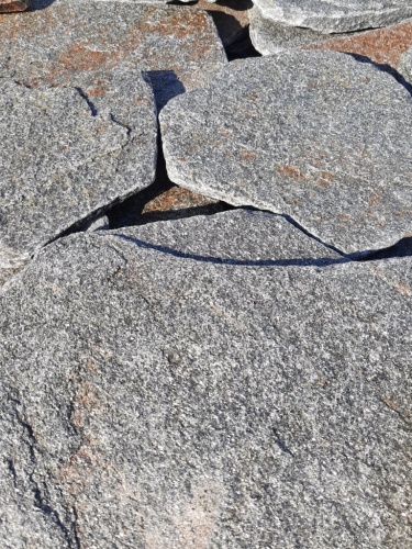 Златолит серебристый галтованный для лестниц купить в Пензенской области