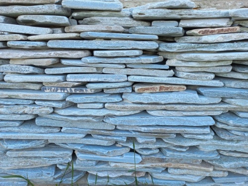 Плитняк златолит зелёный галтованный для цоколя купить в Пензенской области