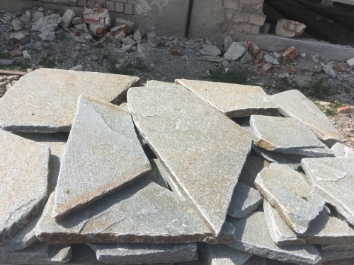 Златолит серебристый галтованный для лестниц купить в Пензенской области